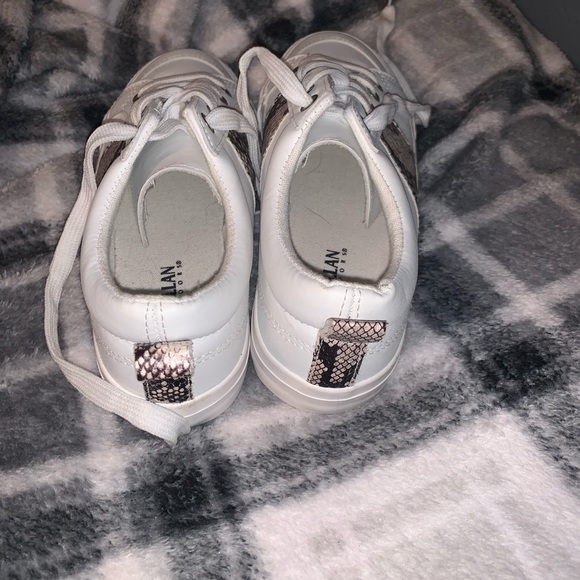 Leather white and snakeskin shoes - Picture 2 of 4